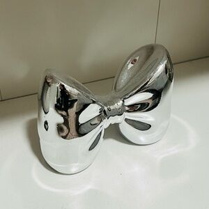 Silver Bow Shaped Statue Decor